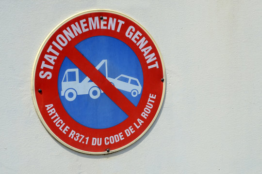 Panneau de stationnement g&ecirc;nant 