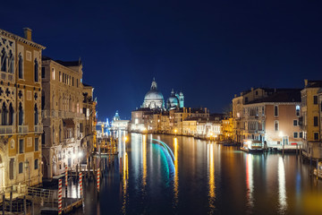 Fototapeta na wymiar View of the Grand Canal and Basilica Santa Maria Della Salute