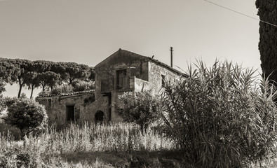 Beautiful Scenery with an Abandoned Old Country House, Caltanissetta, Sicily, Italy, Europe