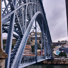 Fototapeta premium Viajando por Oporto en Portugal