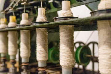 Green spindle weaving machine used to make cloth