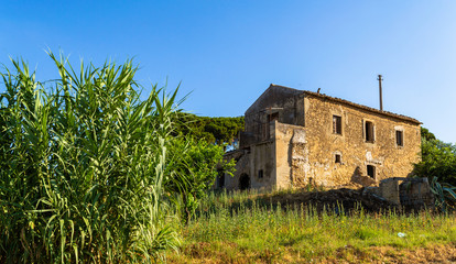 Fototapeta premium Beautiful Scenery with an Abandoned Old Country House, Caltanissetta, Sicily, Italy, Europe