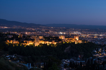 Fototapeta na wymiar Views of the Alhambra, the Albaicín and the city of Granada