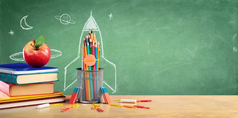 Fotobehang School Terug naar school - Boeken en potloden met raketschets