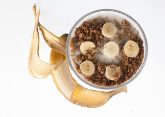 Bowl of granola and Bananas