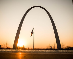 Saint Louis arch at sunrise - obrazy, fototapety, plakaty