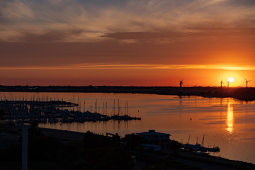 Sonnenuntergang über Burg auf Fehmarn