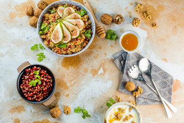 CousCous gericht mit Feigen und camambert käse 
