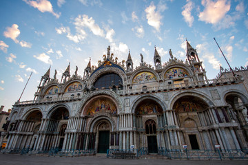 Fototapeta na wymiar St. Mark's Basilica in Venice, Italy