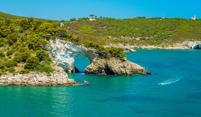 Fototapeta premium Panoramic sight of the famous Arco di San Felice in the Gargano national park. Apulia (Puglia), Italy.
