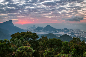 Obraz premium Sunrise in Vista Chinesa Rio de Janeiro Brazil