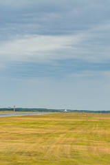 離陸する飛行機