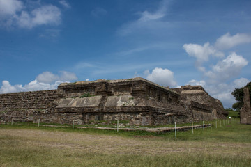 Fototapeta na wymiar Ruinas de Monte Albán