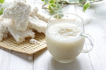 夏に美味しい冷やし甘酒　冷たい甘酒