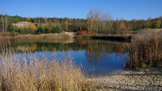 Zeischaer Kiessee, Landschaft in der Lausitz im Herbst