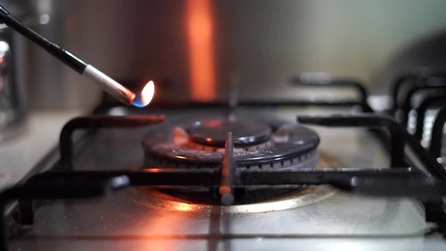 Slow Motion Ignition Gas Stove with Gas Fire Starter