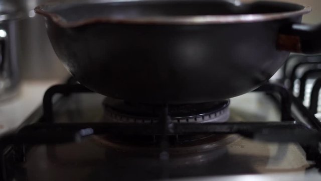 Gas Stove Ignite with Gas Fire Starter with Pot