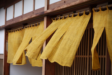 陶器で有名な愛知県瀬戸市の商店の暖簾