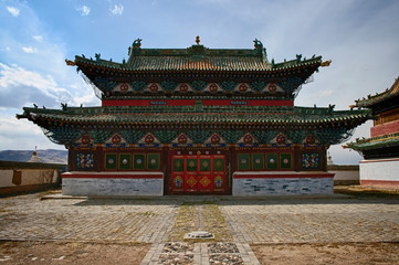 Obraz premium Baruun Zuu temple front view in Erdene Zuu Khiid Monastery, part of the Orkhon Valley Cultural Landscape World Heritage Site, in Kharkhorin (Karakorum), Mongolia.