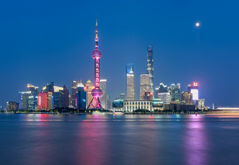 Obraz na płótnie Canvas The skyline of Shanghai on the Huangpu River at night