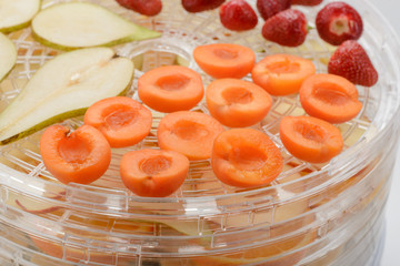 Close-up on sliced fruits