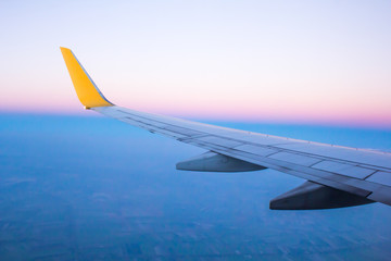 Wing aircraft in altitude during flight