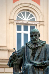 Obraz premium Statue of Bernardino Telesio, the ancient philosopher, located in Piazza XV marzo, Cosenza - Italy