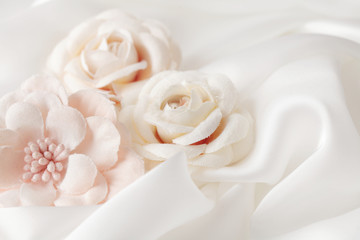 Obraz na płótnie Canvas bridal flowers, wedding accessories