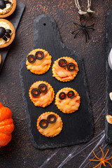 Halloween scary mini mummy pizza
