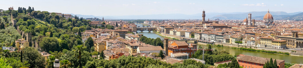 Fototapeta na wymiar Historic buildings and famous Basilica di Santa Maria del Fiore in Florence, Italy