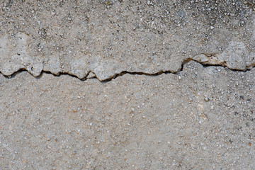 Fissure dans le mur en béton, sécheresse