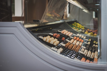 macarons en vitrine