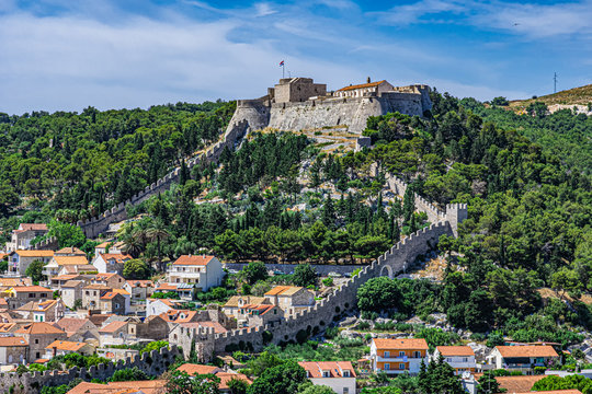 Die Festung &Scaron;panjola in dem Ort Hvar auf der Insel Hvar in Kroatien