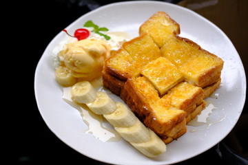 honey toast with vanilla ice cream
