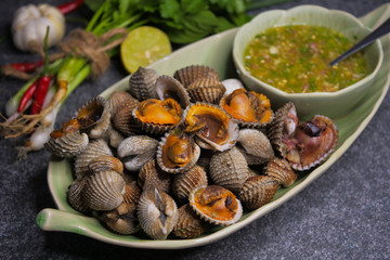 Scallop cockles with Seafood sauce