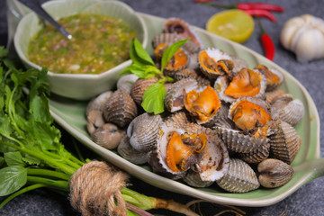 Scallop cockles with Seafood sauce
