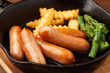 ソーセージのソテー