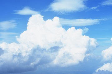 Obraz na płótnie Canvas Cloudy sky viewed from the sky.