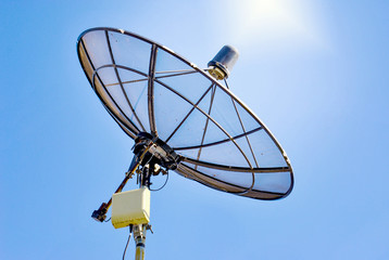 TV receiver plate And the blue sky in the evening