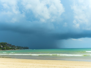 Fototapeta na wymiar storm coming from the sea to the peninsula. storm clouds. tropical region