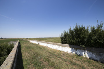 eine Brücke in der Pussta