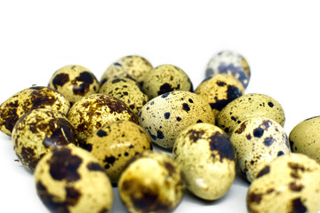 Obraz premium Quail eggs isolated on white background