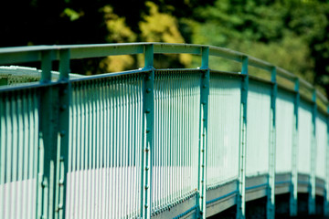 Naklejka premium Brückengeländer aus Metall