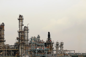 Structure of oil refinery plant in industrial area