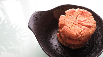 Cookies in a Japanese taste bowl