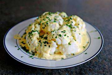 fresh cooked cauliflower is ready to eat