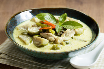 Thai chicken green curry with eggplant