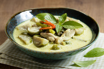 Thai chicken green curry with eggplant