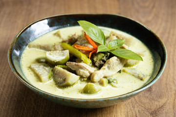 Thai chicken green curry with eggplant