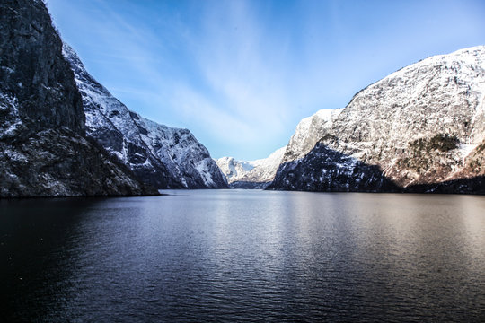 Vue sur l'eau des fjords norvégiens 